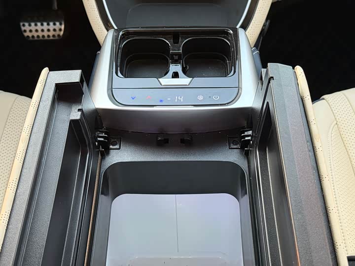 Фото 15 - Mercedes-Benz Vito