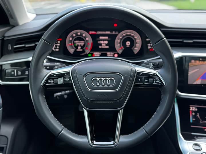 Фото 11 - Audi A6L