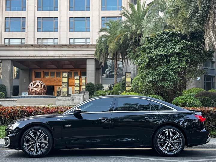 Фото 7 - Audi A6L