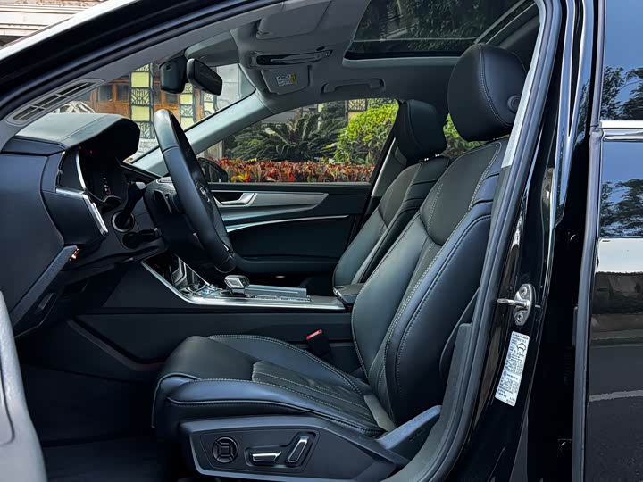 Фото 8 - Audi A6L