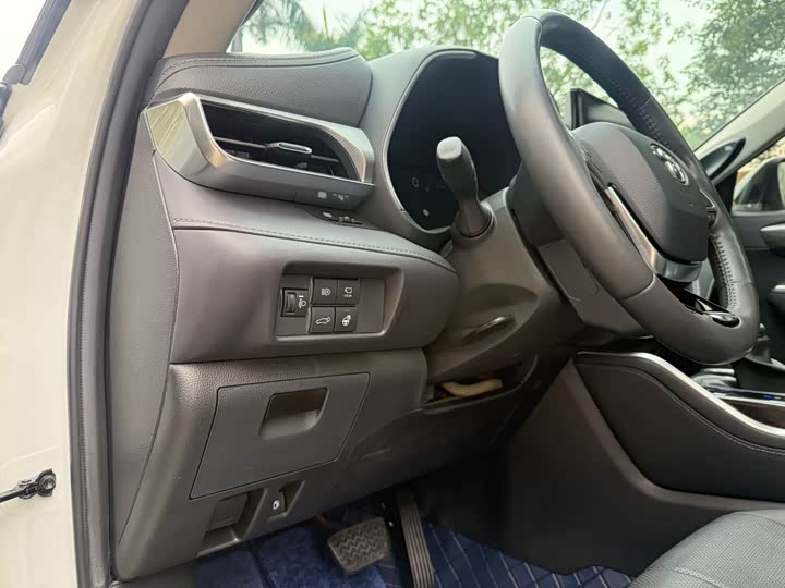 Фото 10 - Toyota Highlander