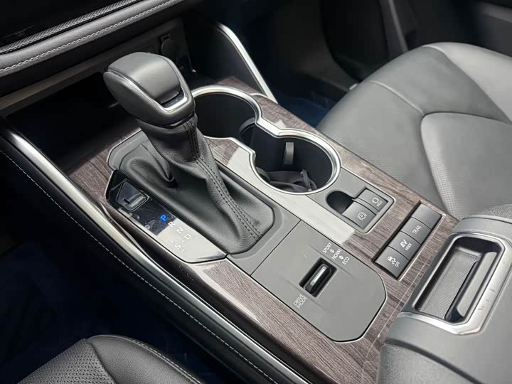 Фото 12 - Toyota Highlander