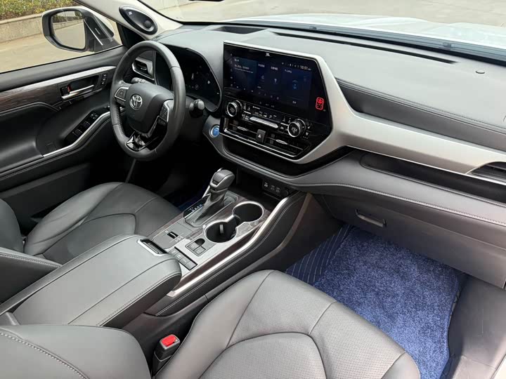 Фото 25 - Toyota Highlander