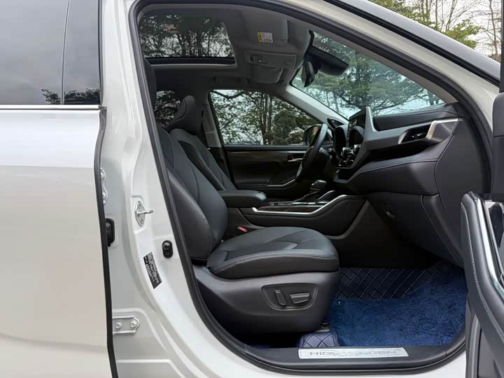 Фото 26 - Toyota Highlander