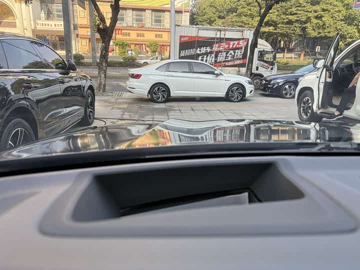 Фото 14 - BMW X5