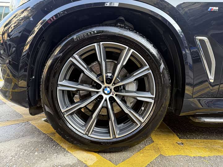 Фото 19 - BMW X5