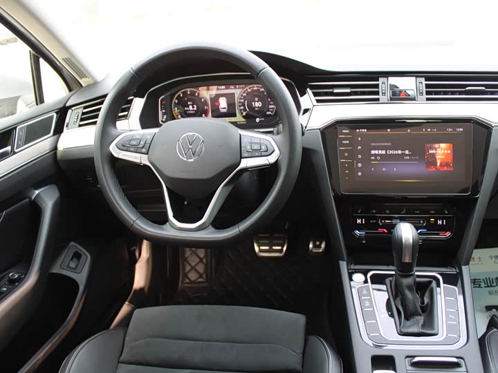 Фото 15 - Volkswagen Passat Variant