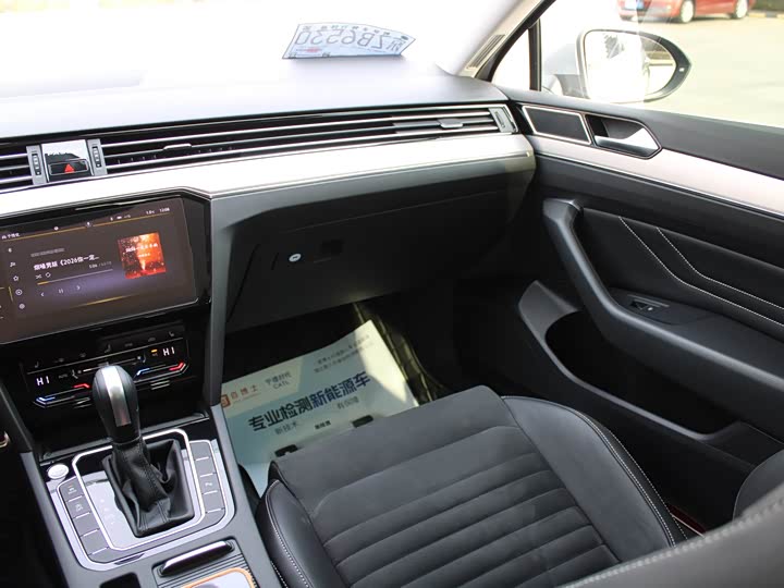 Фото 16 - Volkswagen Passat Variant