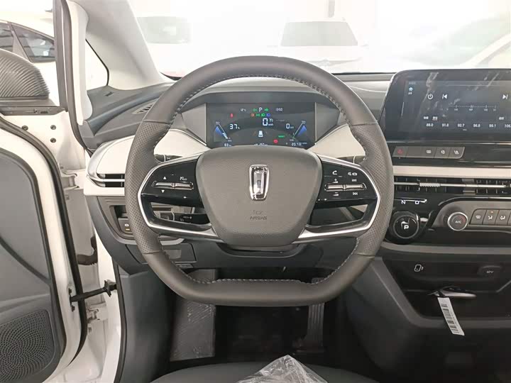 Фото 11 - Bestune NAT