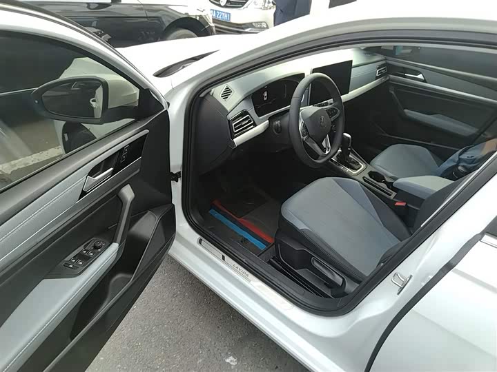 Фото 13 - Volkswagen Lavida