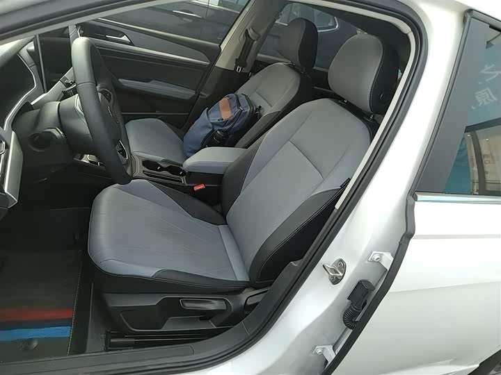 Фото 7 - Volkswagen Lavida