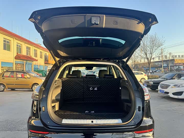 Фото 8 - Hongqi HS5