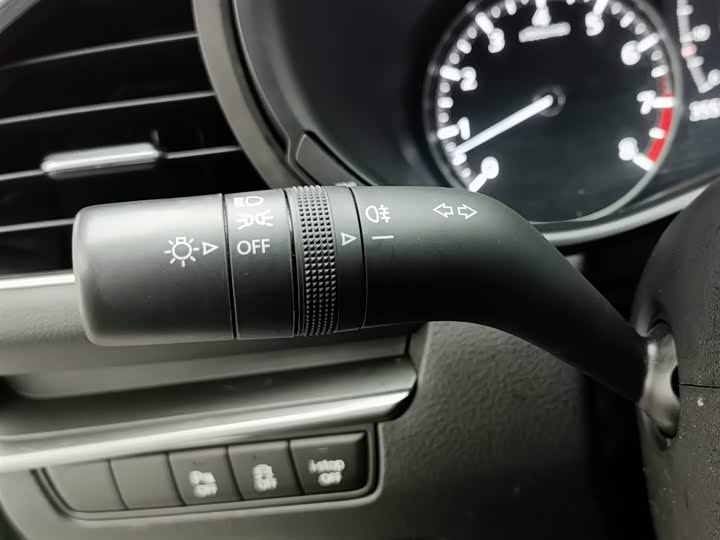 Фото 21 - Mazda 3 (Axela)