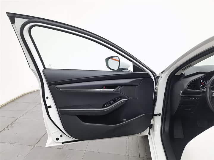 Фото 8 - Mazda 3 (Axela)