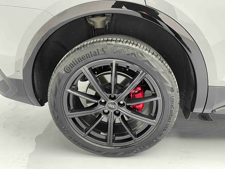 Фото 5 - Audi Q5L Sportback