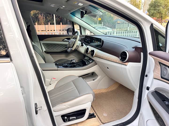 Фото 12 - Dongfeng Forthing Yacht