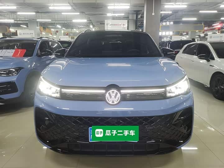Фото 3 - Volkswagen Tiguan L Pro