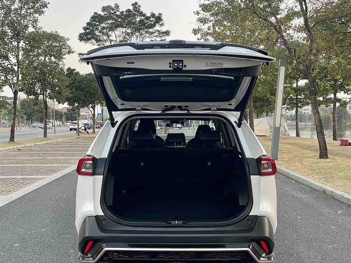 Фото 12 - Toyota Wildlander