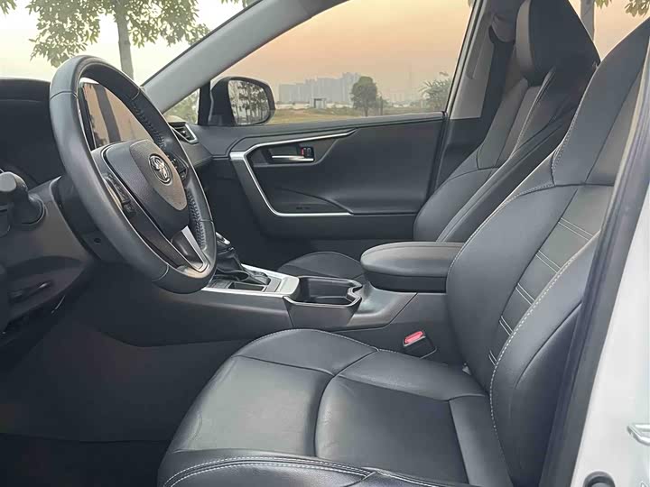 Фото 14 - Toyota Wildlander