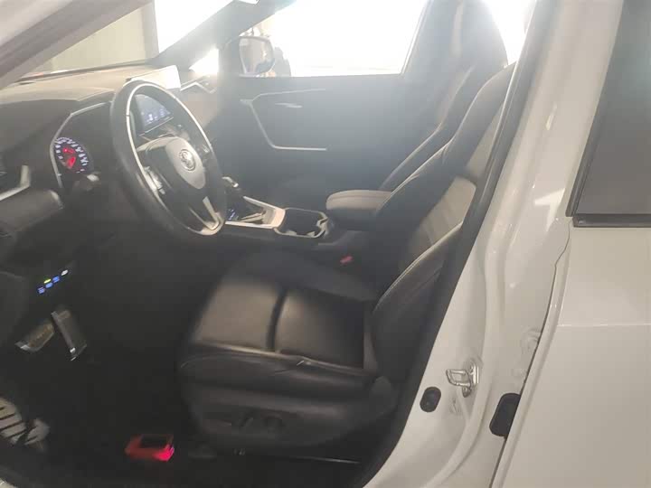 Фото 7 - Toyota Wildlander