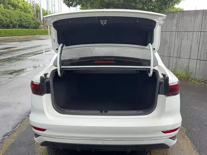 Фото 6 - Geely Emgrand