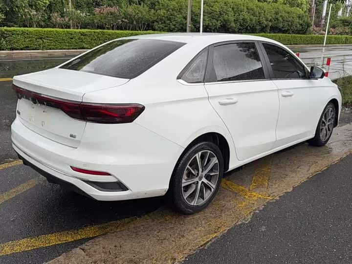 Фото 7 - Geely Emgrand