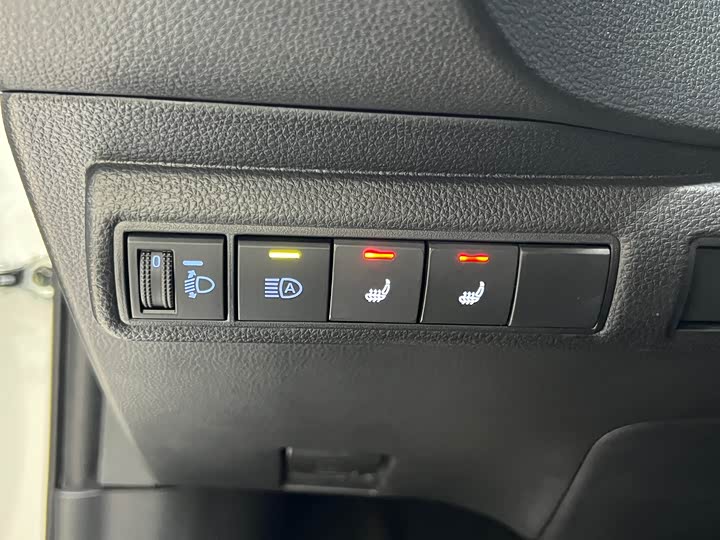 Фото 13 - Toyota Corolla