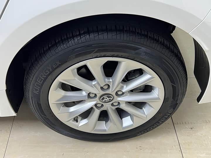 Фото 17 - Toyota Corolla