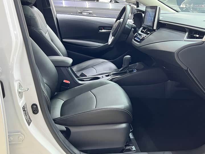 Фото 20 - Toyota Corolla