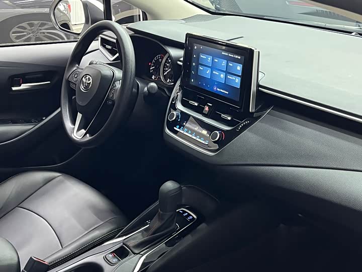 Фото 21 - Toyota Corolla