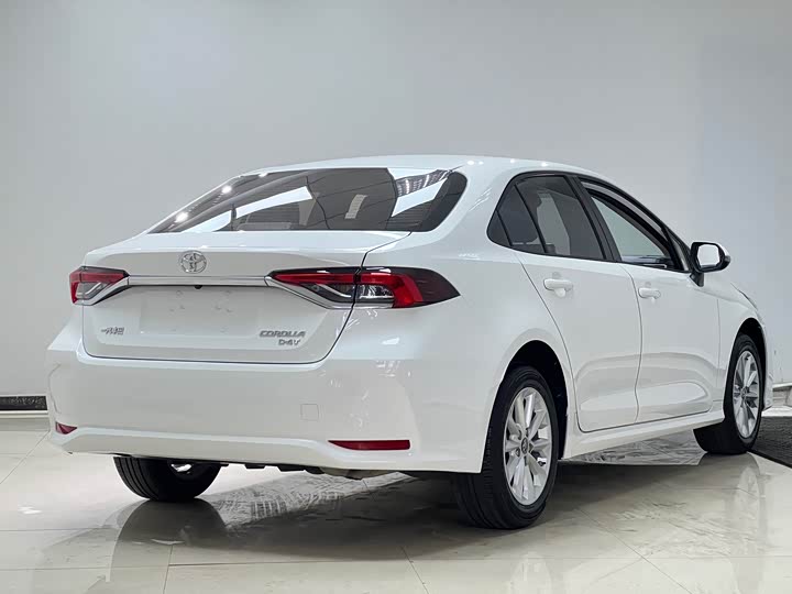 Фото 5 - Toyota Corolla