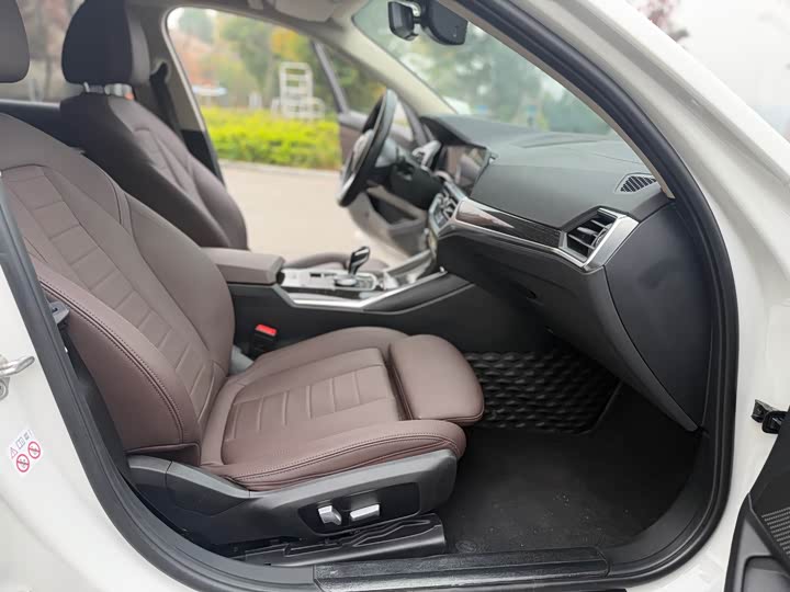 Фото 10 - BMW 3 Series