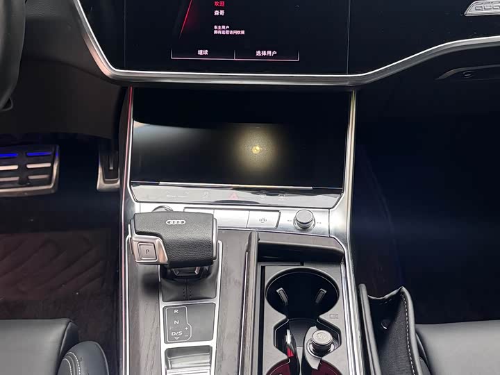 Фото 5 - Audi A6L