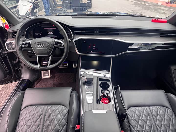 Фото 7 - Audi A6L
