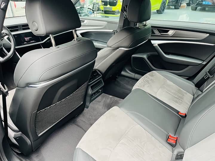 Фото 3 - Audi A6L