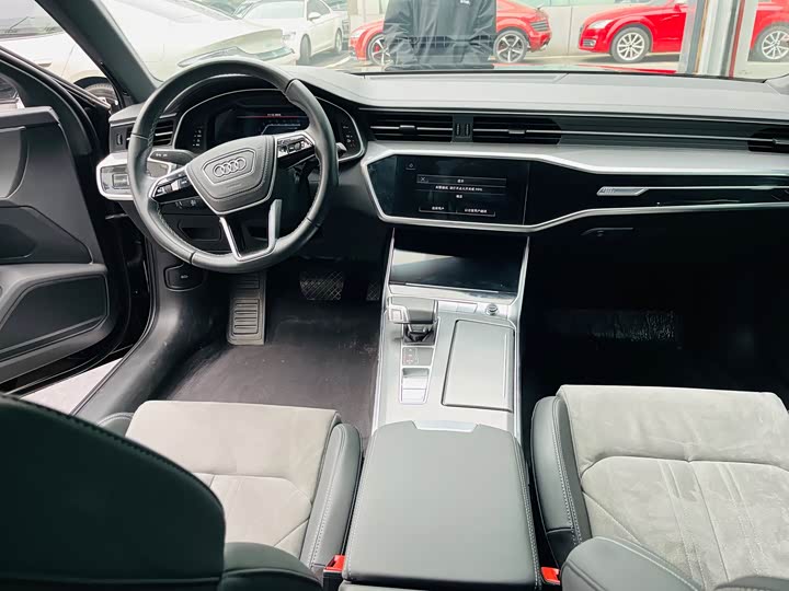 Фото 5 - Audi A6L