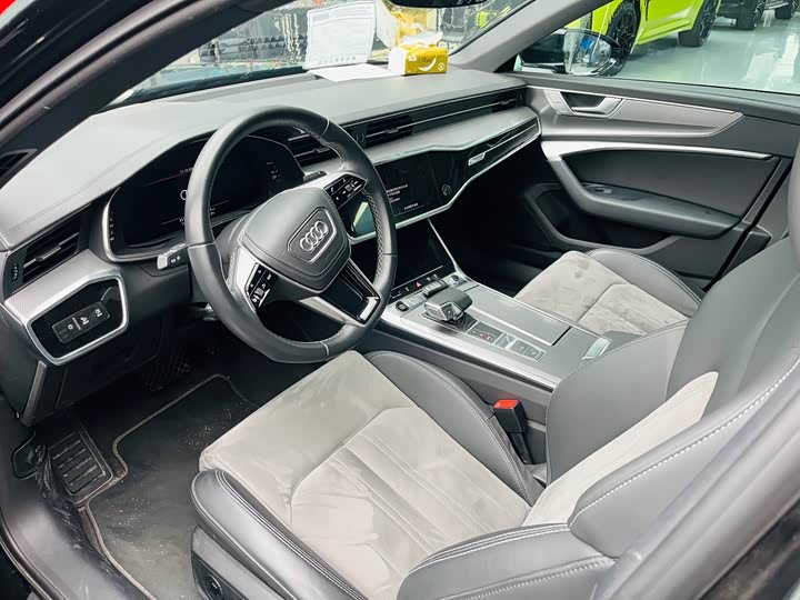 Фото 6 - Audi A6L