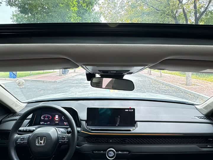 Фото 6 - Honda Accord