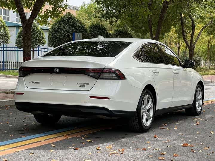 Фото 7 - Honda Accord