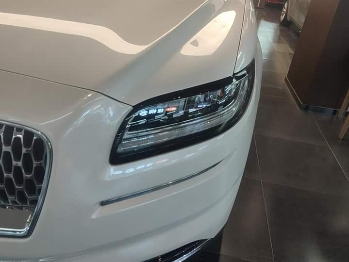 Фото 5 - Lincoln Nautilus