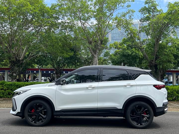 Фото 7 - Geely Coolray