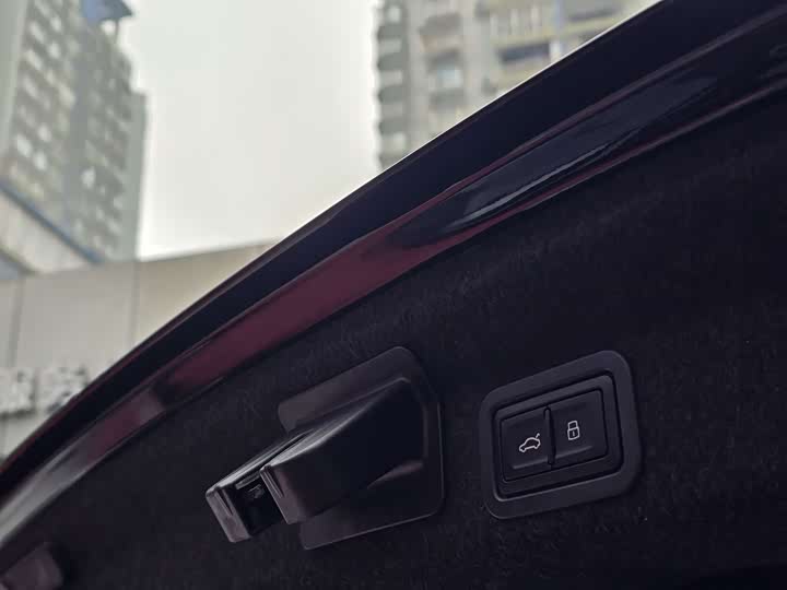 Фото 10 - Audi A6L