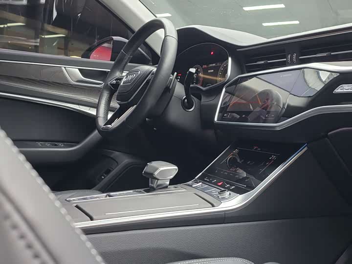 Фото 12 - Audi A6L