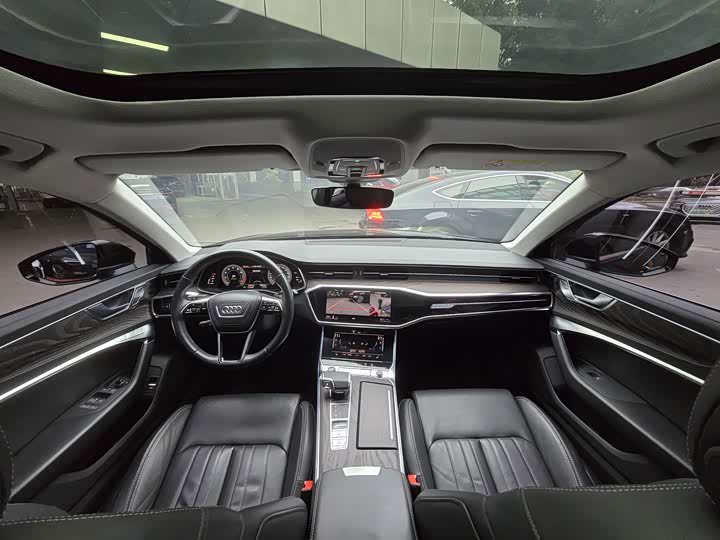 Фото 17 - Audi A6L