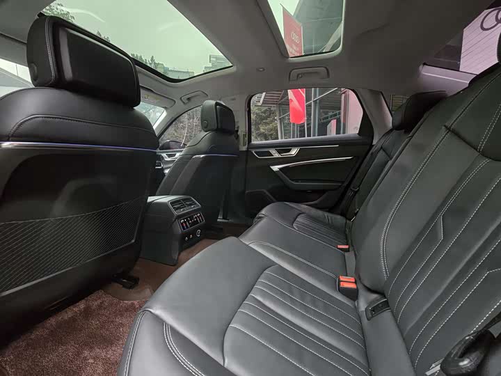 Фото 21 - Audi A6L