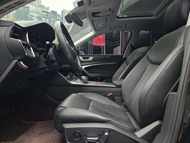 Фото 22 - Audi A6L