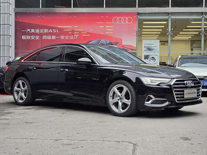 Фото 4 - Audi A6L
