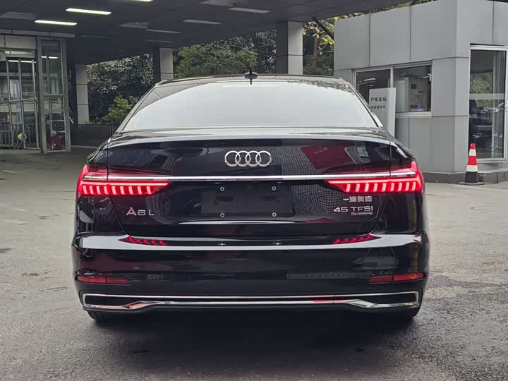 Фото 6 - Audi A6L