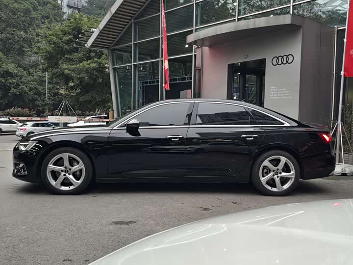 Фото 7 - Audi A6L