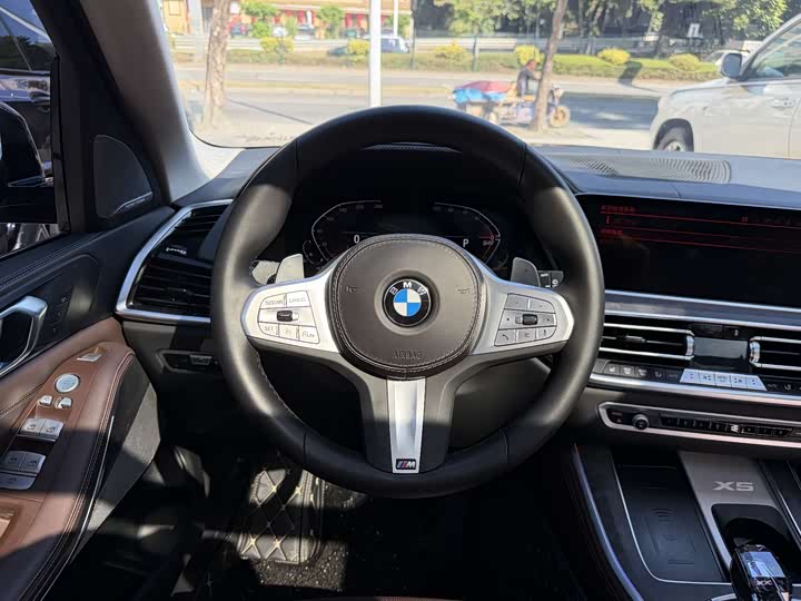 Фото 13 - BMW X5